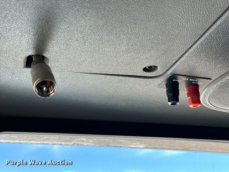 image for item DG4279 2012 Peterbilt 365 crane truck