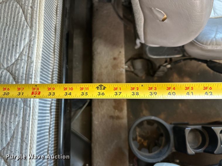 image for item DG4279 2012 Peterbilt 365 crane truck