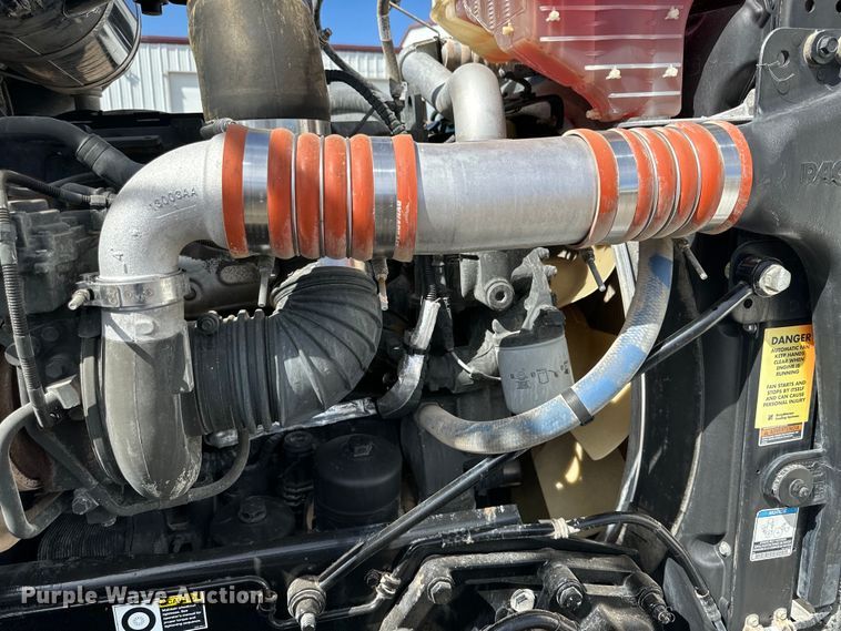 image for item DG4279 2012 Peterbilt 365 crane truck