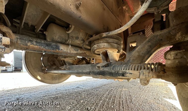 image for item DG4279 2012 Peterbilt 365 crane truck