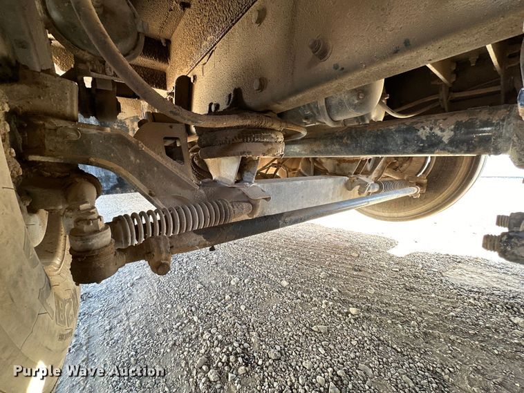 image for item DG4279 2012 Peterbilt 365 crane truck