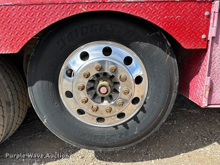 image for item DG4279 2012 Peterbilt 365 crane truck