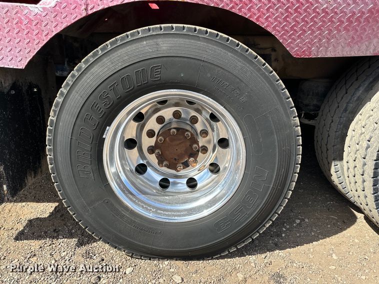 image for item DG4279 2012 Peterbilt 365 crane truck