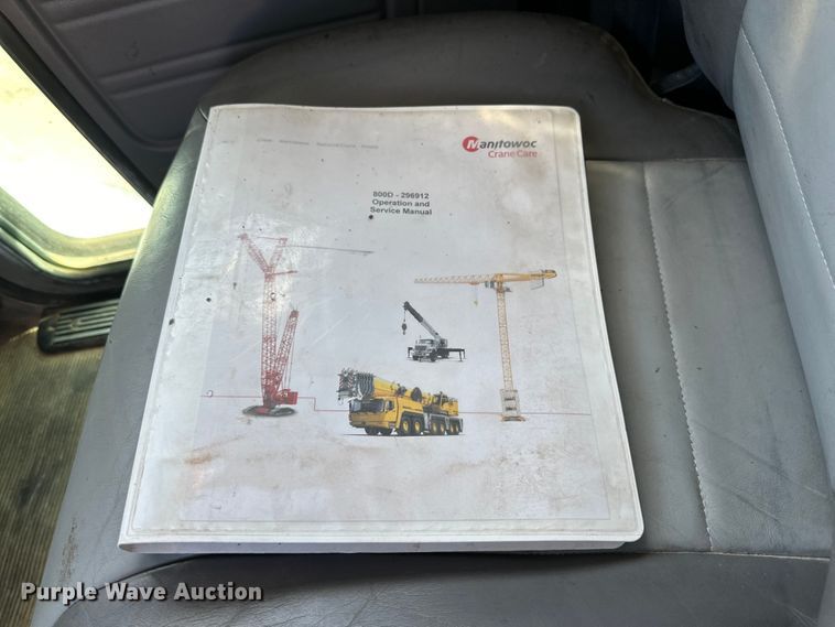 image for item DG4279 2012 Peterbilt 365 crane truck