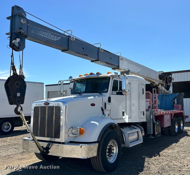 image for item DG4280 2016 Peterbilt 365 crane truck