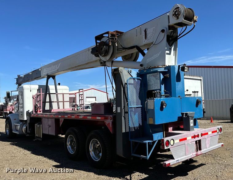 image for item DG4280 2016 Peterbilt 365 crane truck