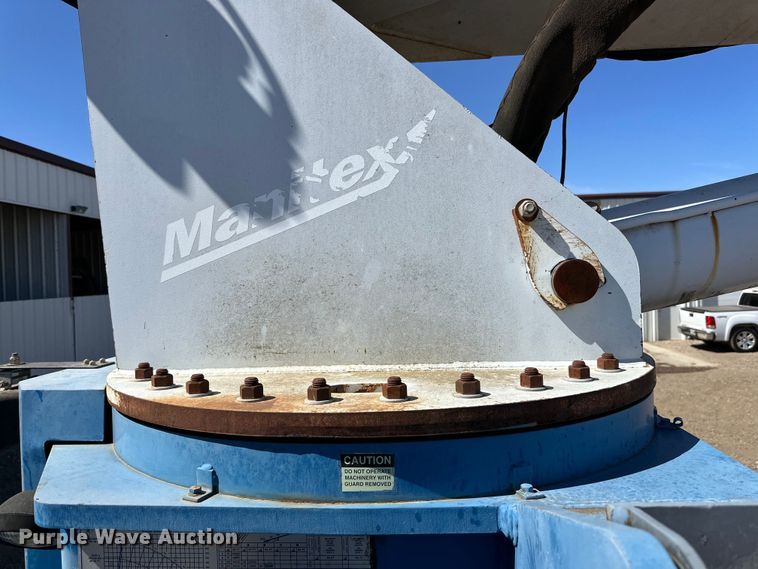 image for item DG4280 2016 Peterbilt 365 crane truck