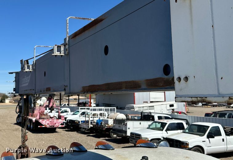 image for item DG4280 2016 Peterbilt 365 crane truck