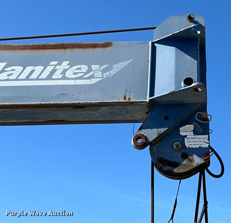 image for item DG4280 2016 Peterbilt 365 crane truck