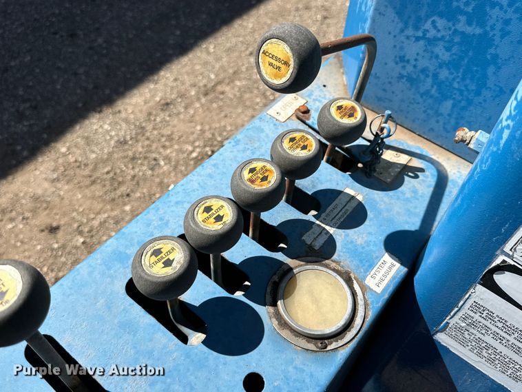 image for item DG4280 2016 Peterbilt 365 crane truck