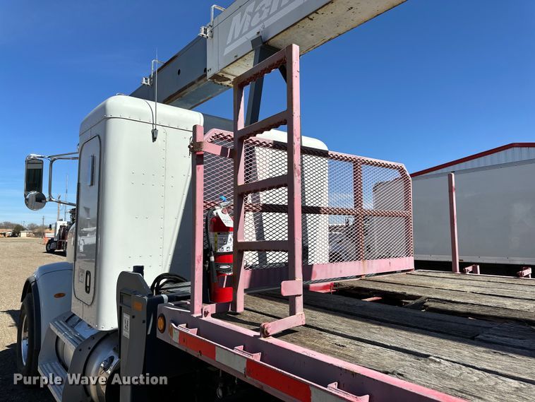 image for item DG4280 2016 Peterbilt 365 crane truck