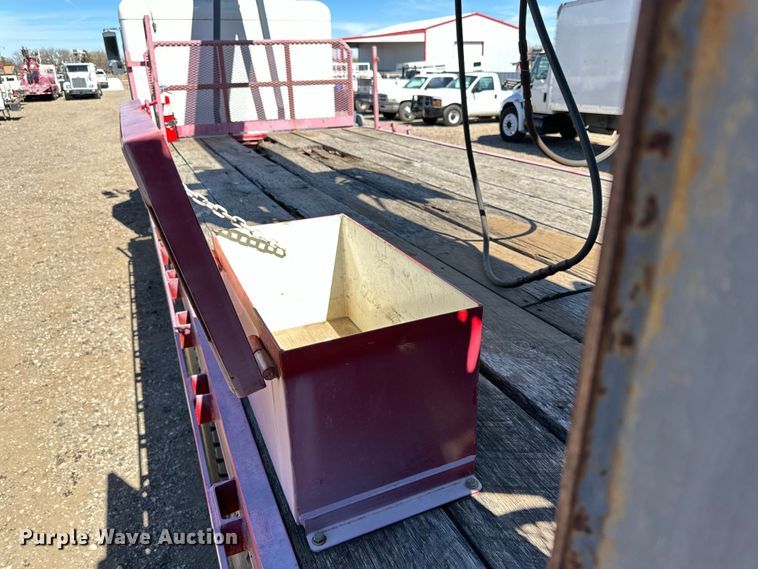 image for item DG4280 2016 Peterbilt 365 crane truck