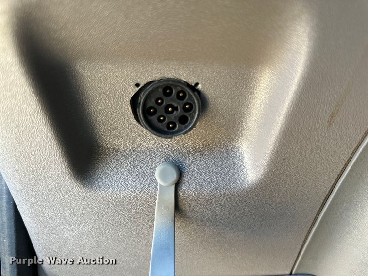 image for item DG4280 2016 Peterbilt 365 crane truck