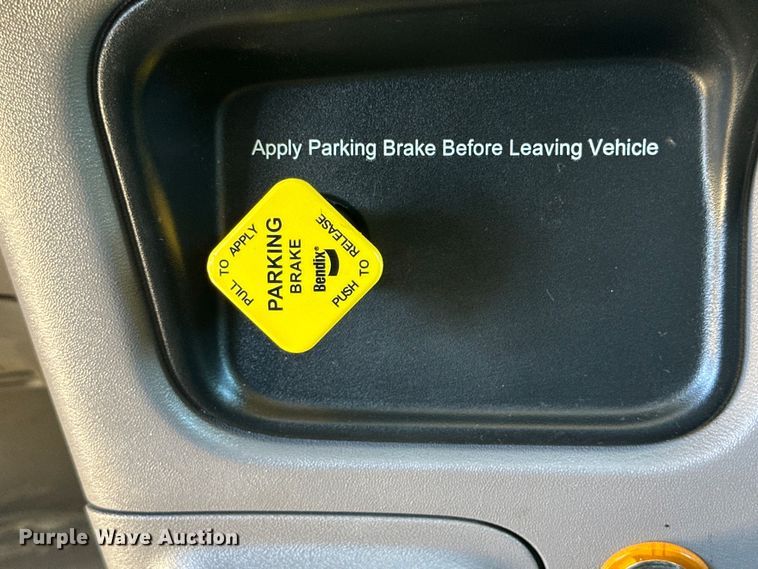 image for item DG4280 2016 Peterbilt 365 crane truck