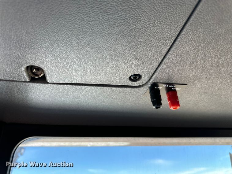 image for item DG4280 2016 Peterbilt 365 crane truck