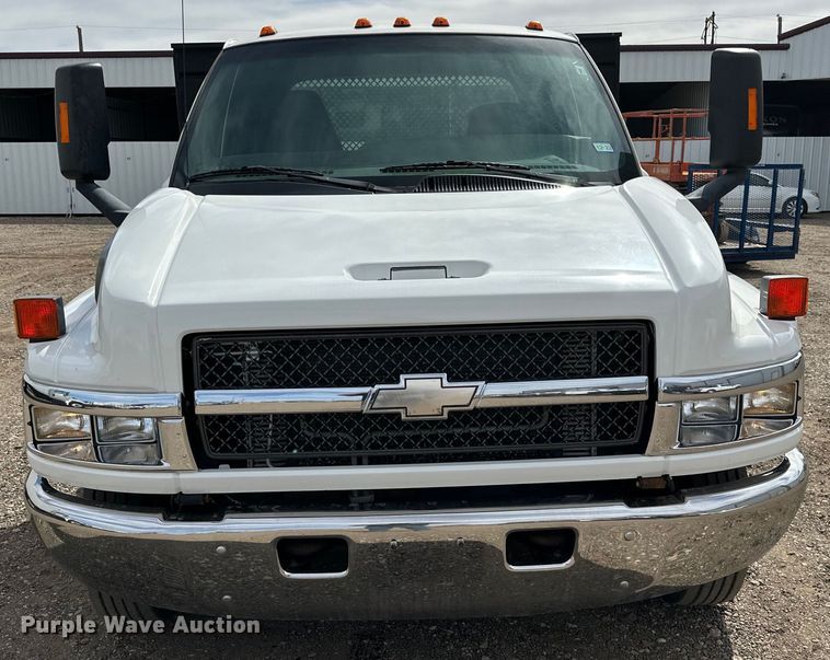 image for item DG4281 2007 Chevrolet  C5500 flatbed truck