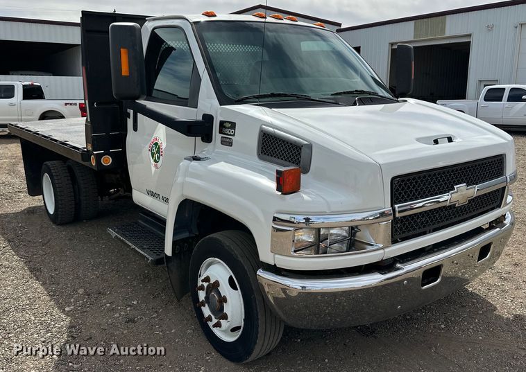 image for item DG4281 2007 Chevrolet  C5500 flatbed truck