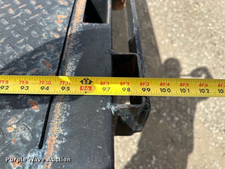 image for item DG4281 2007 Chevrolet  C5500 flatbed truck