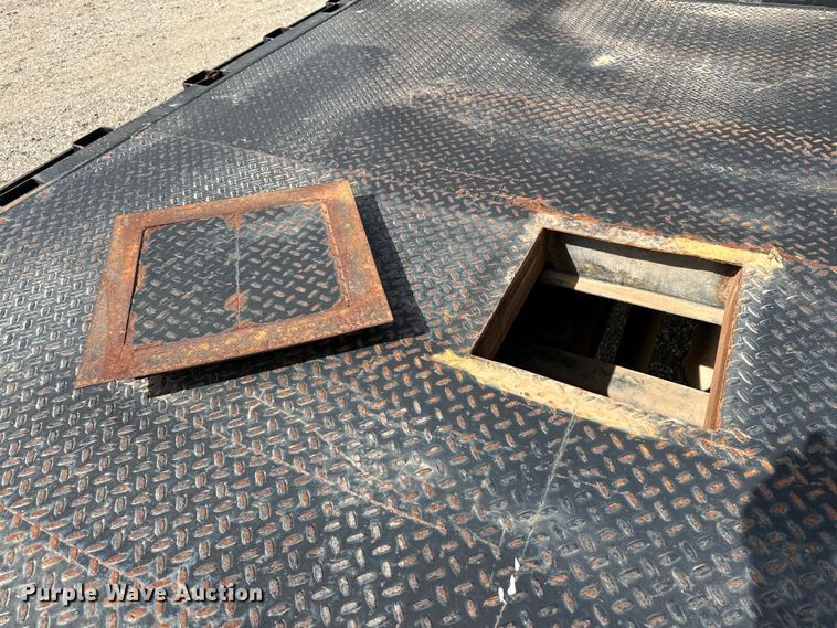 image for item DG4281 2007 Chevrolet  C5500 flatbed truck