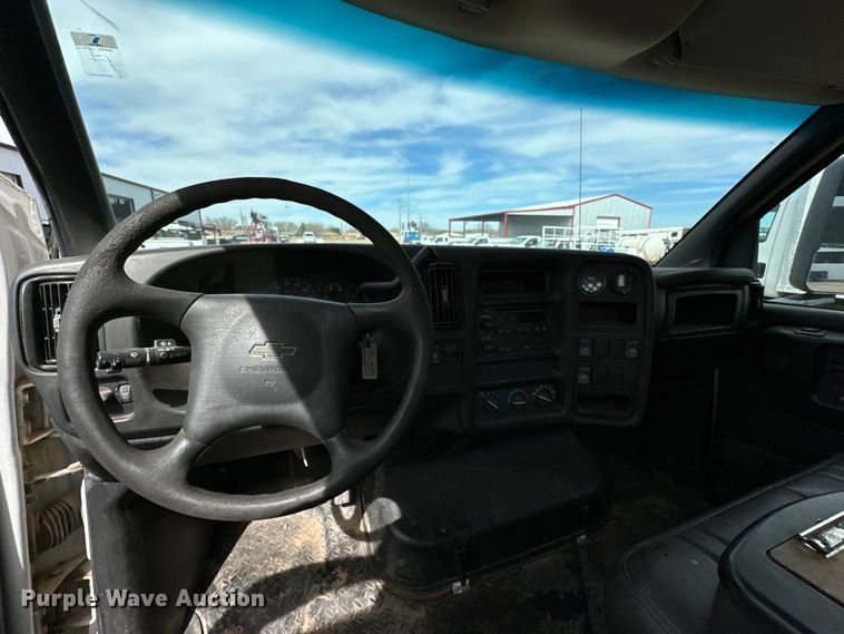 image for item DG4281 2007 Chevrolet  C5500 flatbed truck