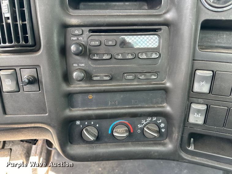 image for item DG4281 2007 Chevrolet  C5500 flatbed truck