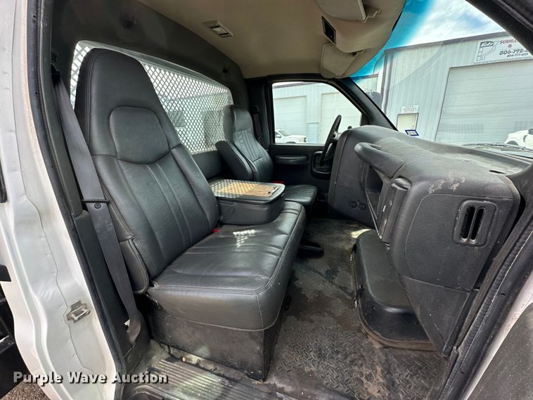 image for item DG4281 2007 Chevrolet  C5500 flatbed truck