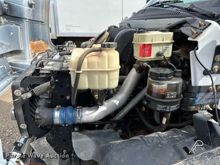 image for item DG4281 2007 Chevrolet  C5500 flatbed truck