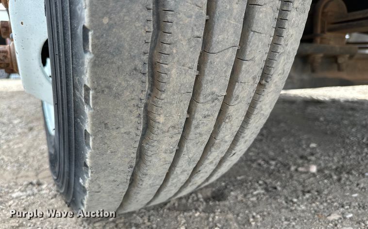 image for item DG4281 2007 Chevrolet  C5500 flatbed truck