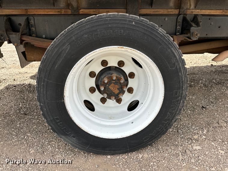 image for item DG4281 2007 Chevrolet  C5500 flatbed truck