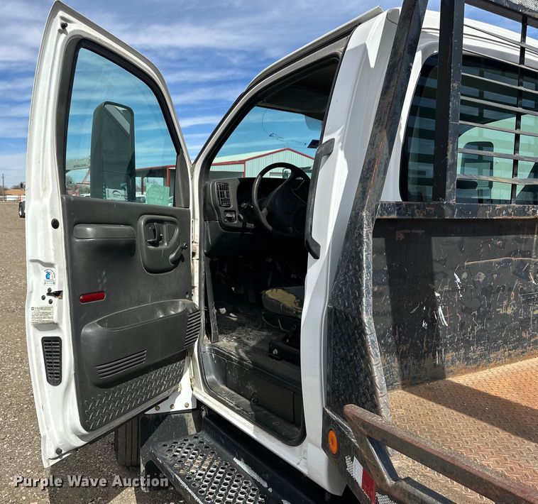 image for item DG4282 2006 Chevrolet C4500 flatbed truck