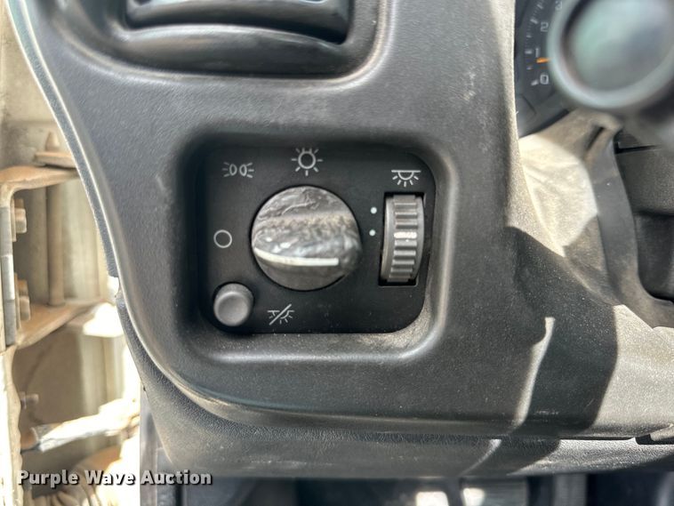 image for item DG4282 2006 Chevrolet C4500 flatbed truck