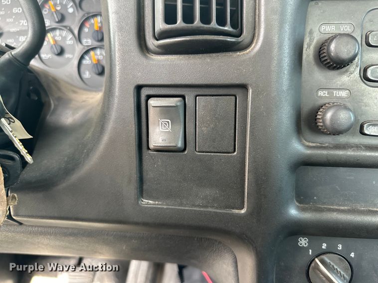 image for item DG4282 2006 Chevrolet C4500 flatbed truck