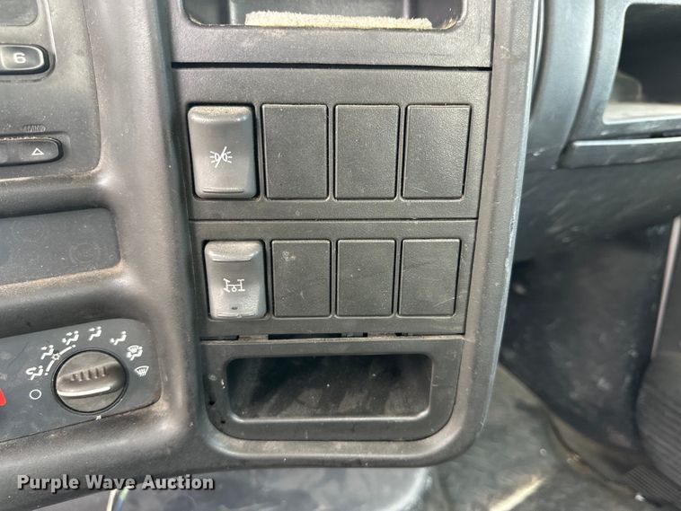 image for item DG4282 2006 Chevrolet C4500 flatbed truck