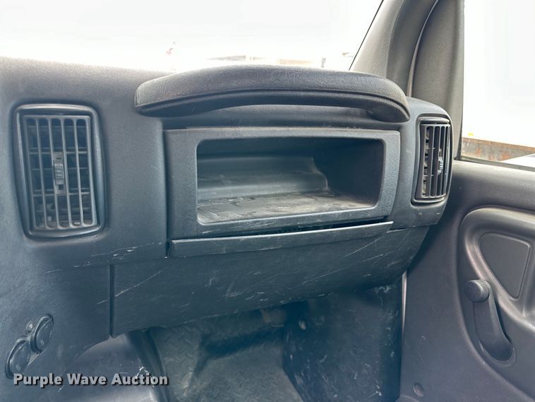 image for item DG4282 2006 Chevrolet C4500 flatbed truck