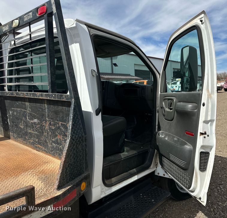 image for item DG4282 2006 Chevrolet C4500 flatbed truck