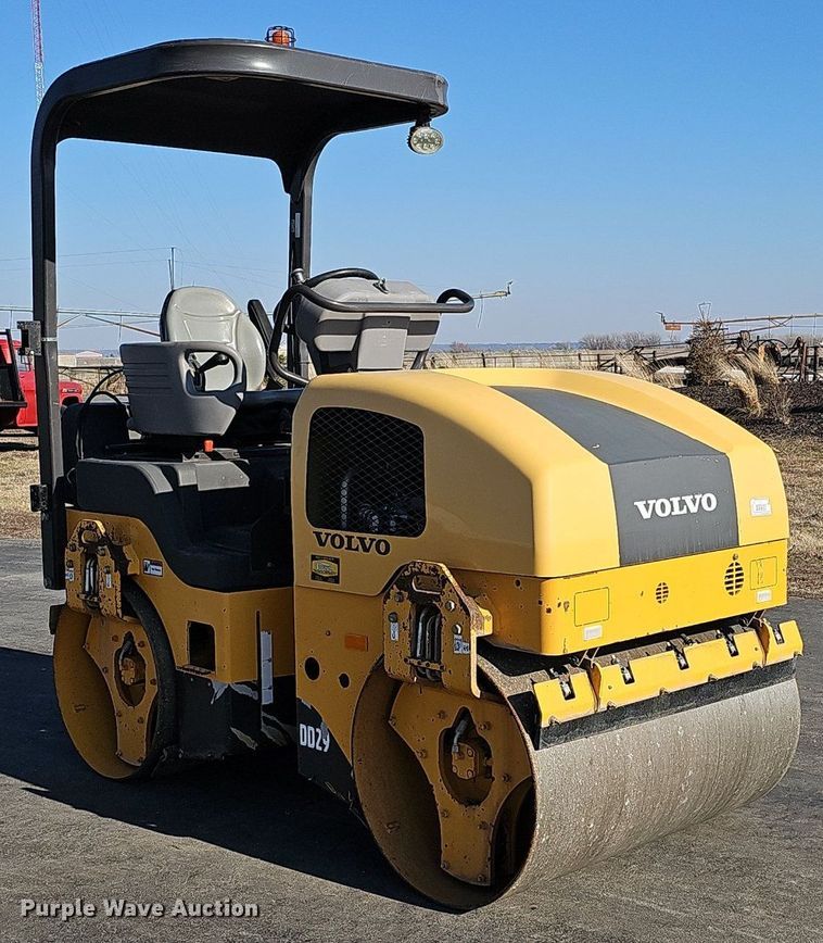 image for item DK0672 2013 Volvo DD29 double drum vibratory roller