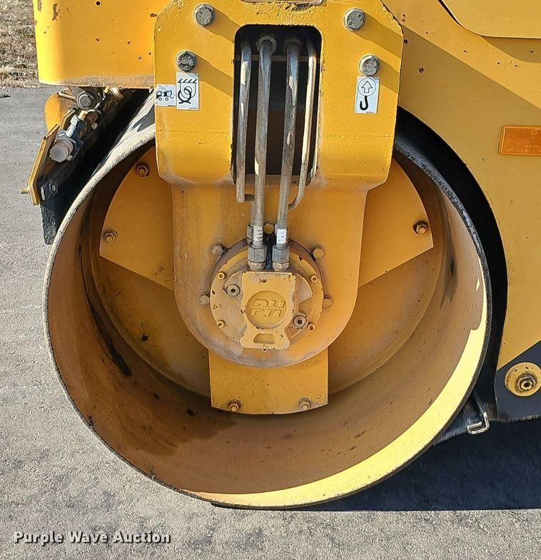 image for item DK0672 2013 Volvo DD29 double drum vibratory roller
