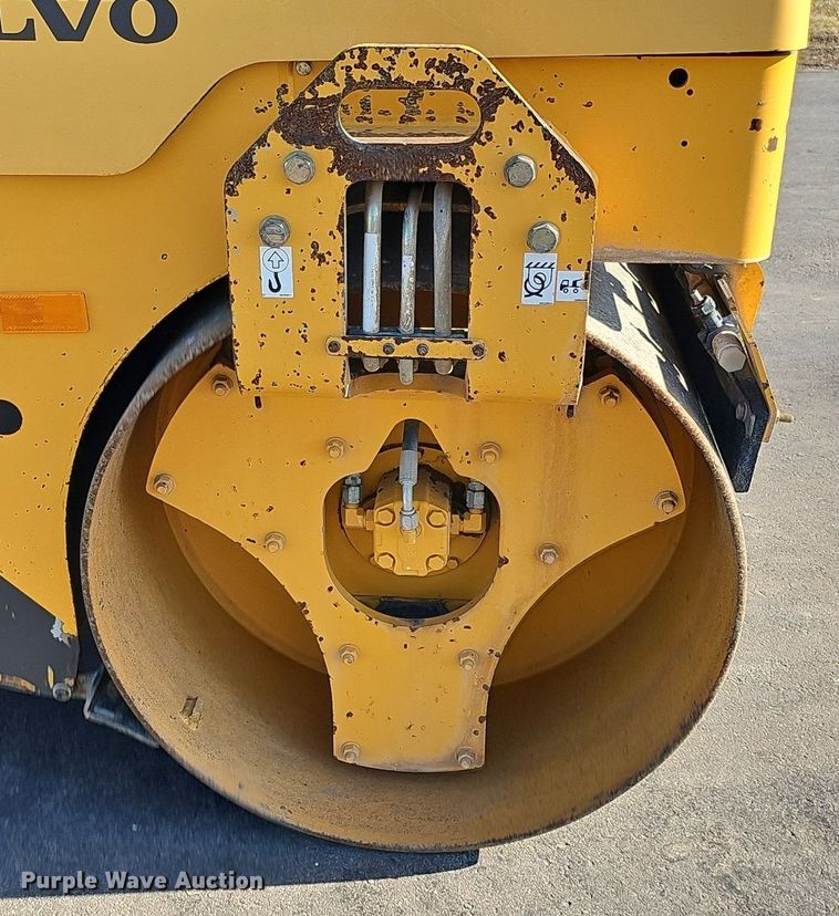 image for item DK0672 2013 Volvo DD29 double drum vibratory roller