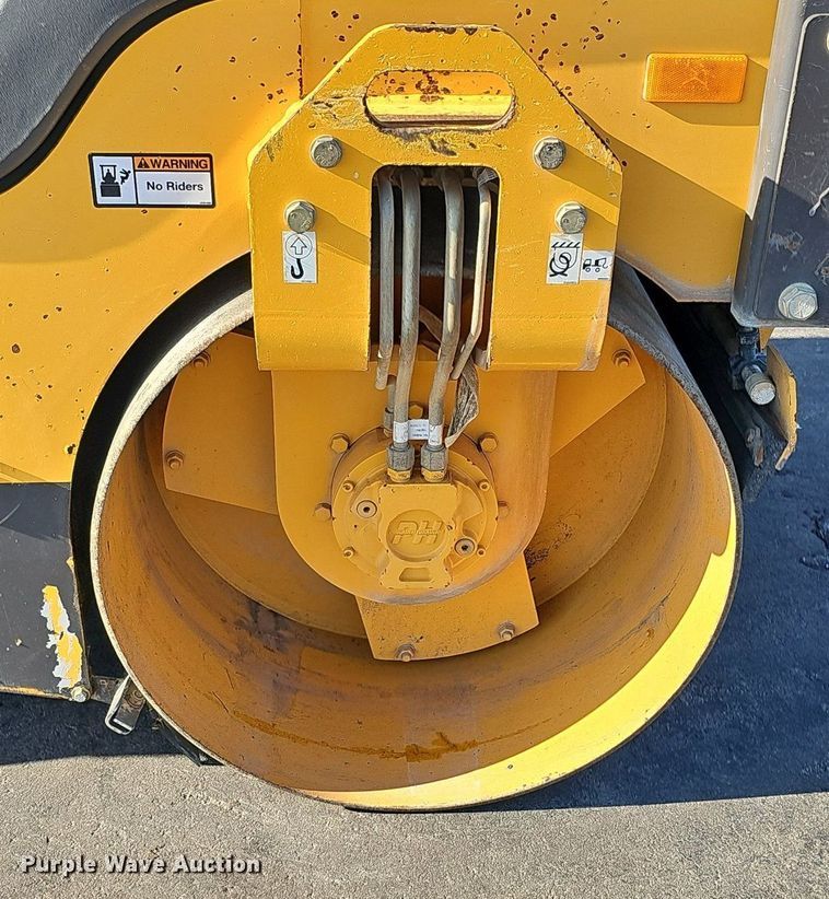 image for item DK0672 2013 Volvo DD29 double drum vibratory roller