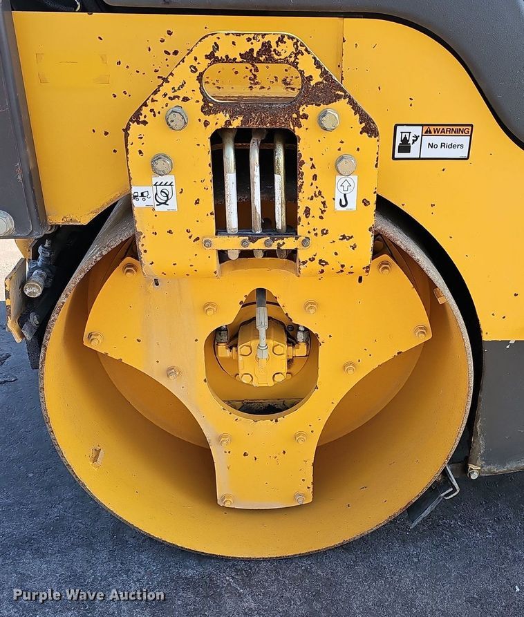 image for item DK0672 2013 Volvo DD29 double drum vibratory roller