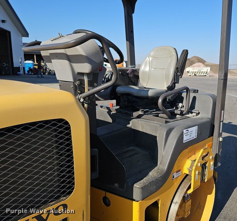 image for item DK0672 2013 Volvo DD29 double drum vibratory roller