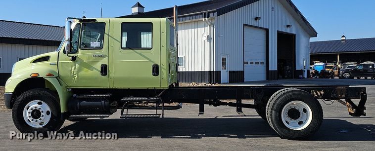 image for item DK0674 2008 International  DuraStar 4400 truck cab and chassis