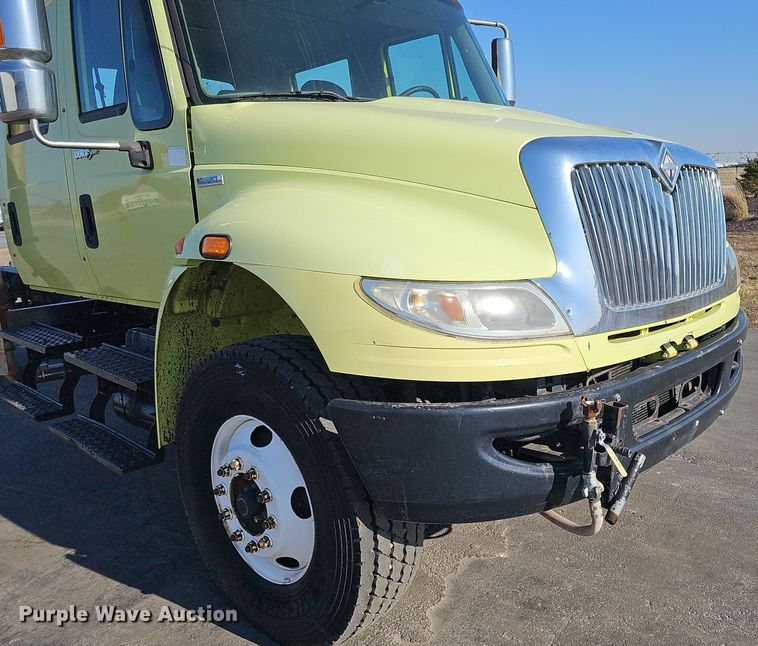 image for item DK0674 2008 International  DuraStar 4400 truck cab and chassis