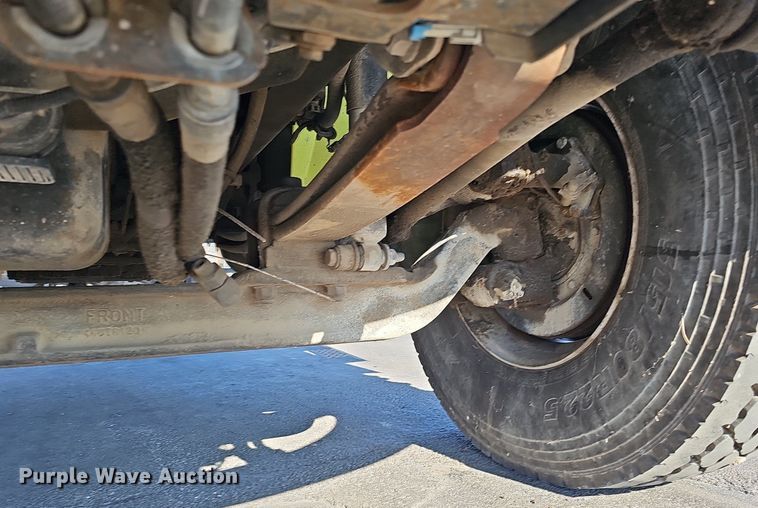 image for item DK0674 2008 International  DuraStar 4400 truck cab and chassis