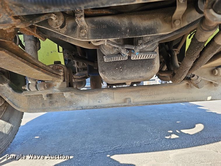 image for item DK0674 2008 International  DuraStar 4400 truck cab and chassis