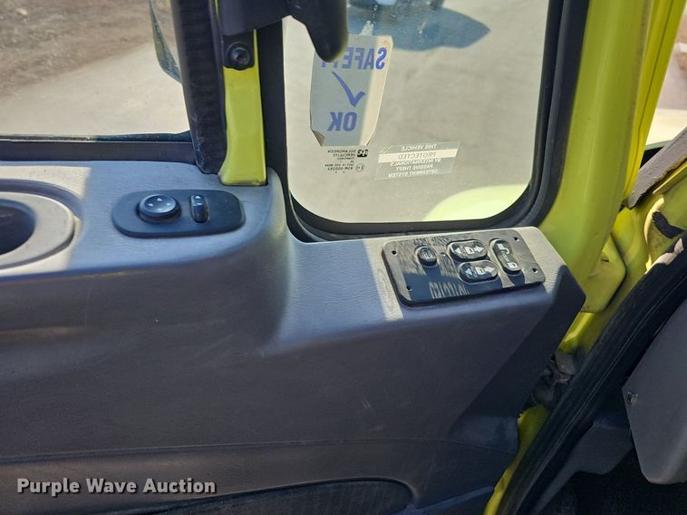 image for item DK0674 2008 International  DuraStar 4400 truck cab and chassis