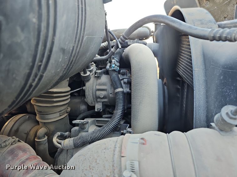 image for item DK0674 2008 International  DuraStar 4400 truck cab and chassis