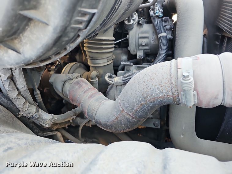 image for item DK0674 2008 International  DuraStar 4400 truck cab and chassis