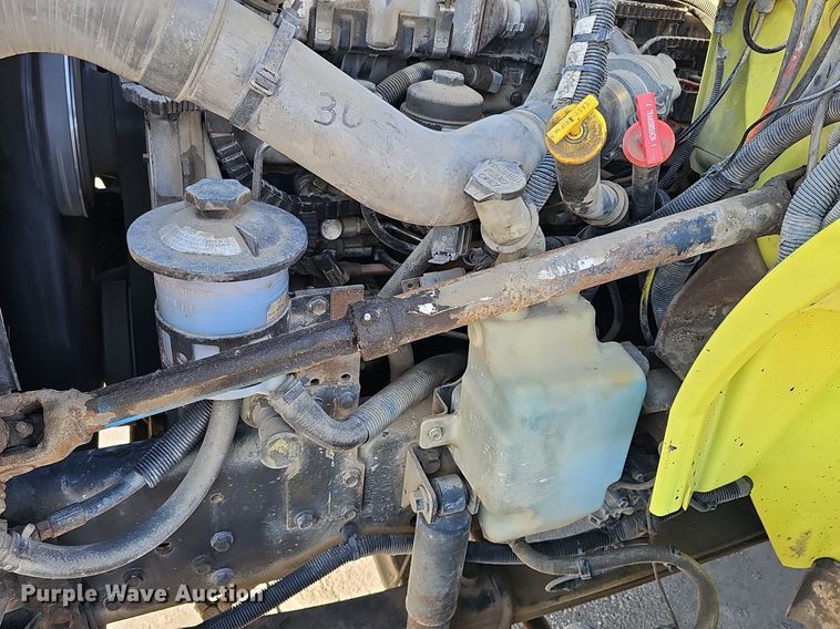 image for item DK0674 2008 International  DuraStar 4400 truck cab and chassis