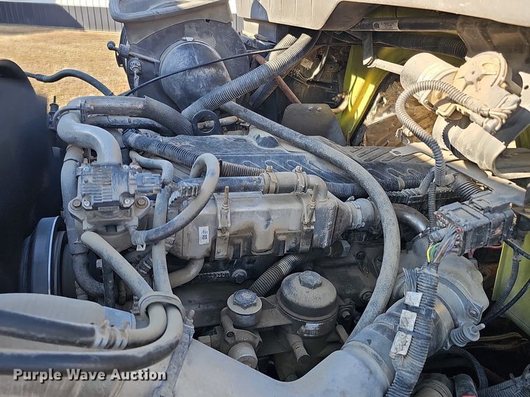 image for item DK0674 2008 International  DuraStar 4400 truck cab and chassis